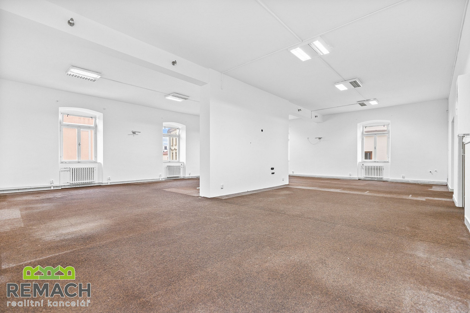 Pronájem obchodních prostor 110 m² – fotografie 4