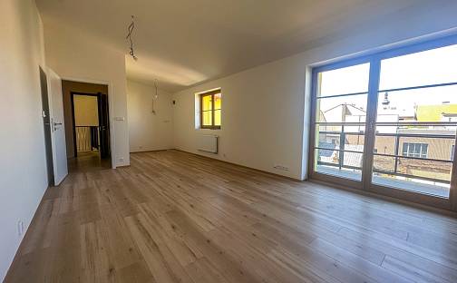 Pronájem bytu 3+kk 91 m², Chržínská, Velvary, okres Kladno