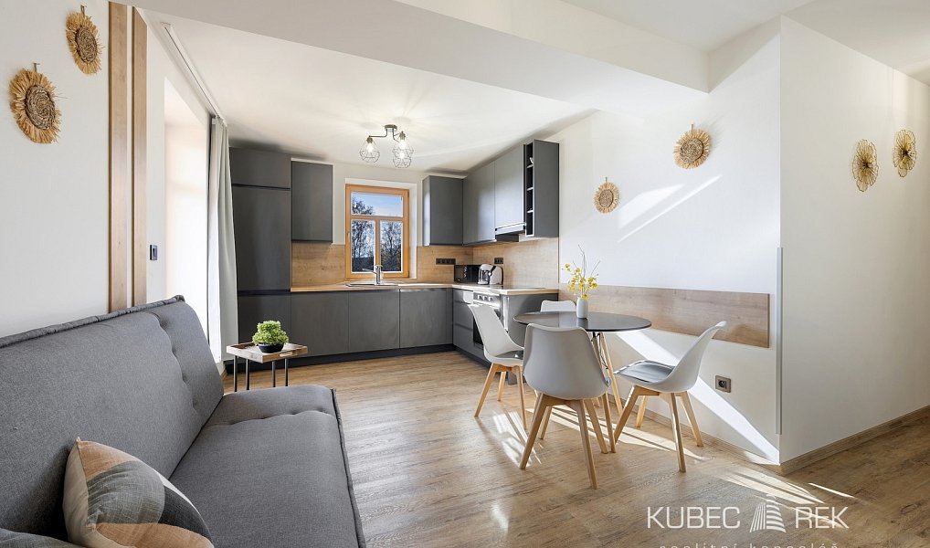 Prodej bytu 3+kk 57 m², Horní Planá – náhled fotky 4
