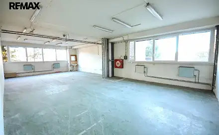 Pronájem skladovacích prostor 343 m², Ve žlíbku, Praha 9 - Horní Počernice