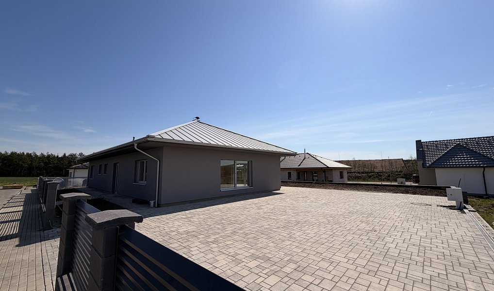 Prodej domu 200 m² s pozemkem 841 m², Sukorady – náhled fotky 5