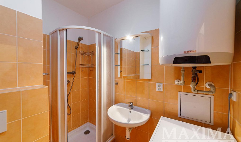 Pronájem bytu 2+kk 38 m², Jinočany – náhled fotky 9