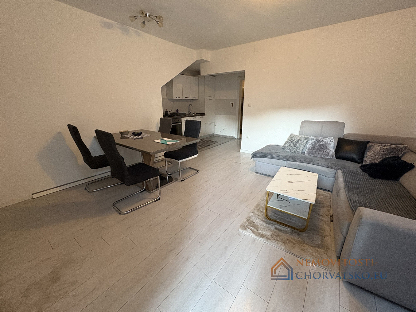 Prodej domu 150 m² s pozemkem 150 m² - Widok 5