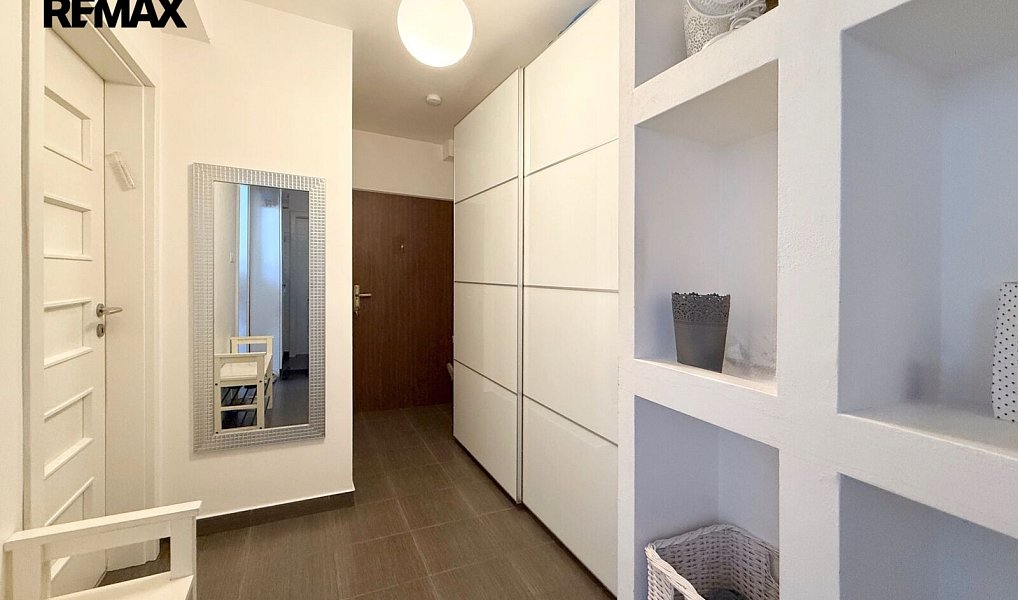 Prodej bytu 1+1 53 m², Praha – náhled fotky 14