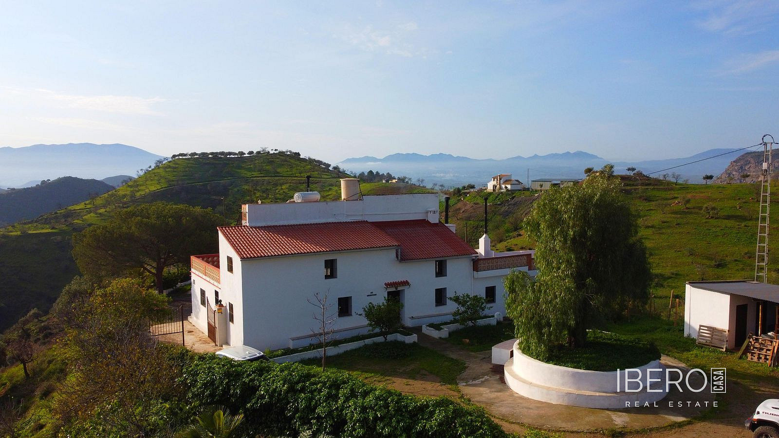 Prodej domu 371 m² s pozemkem 63 766 m²
