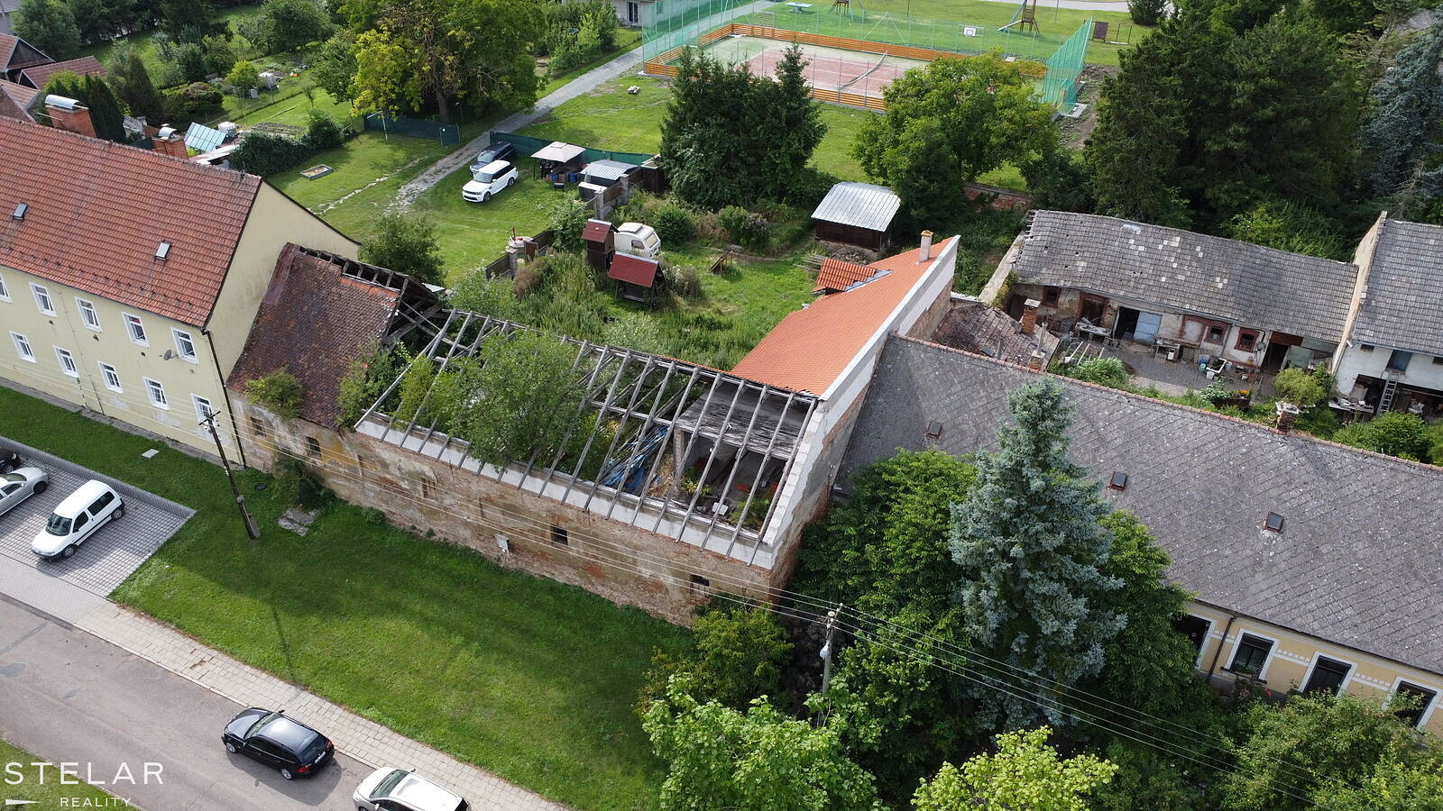 Prodej domu 260 m² s pozemkem 1 419 m² - View 4
