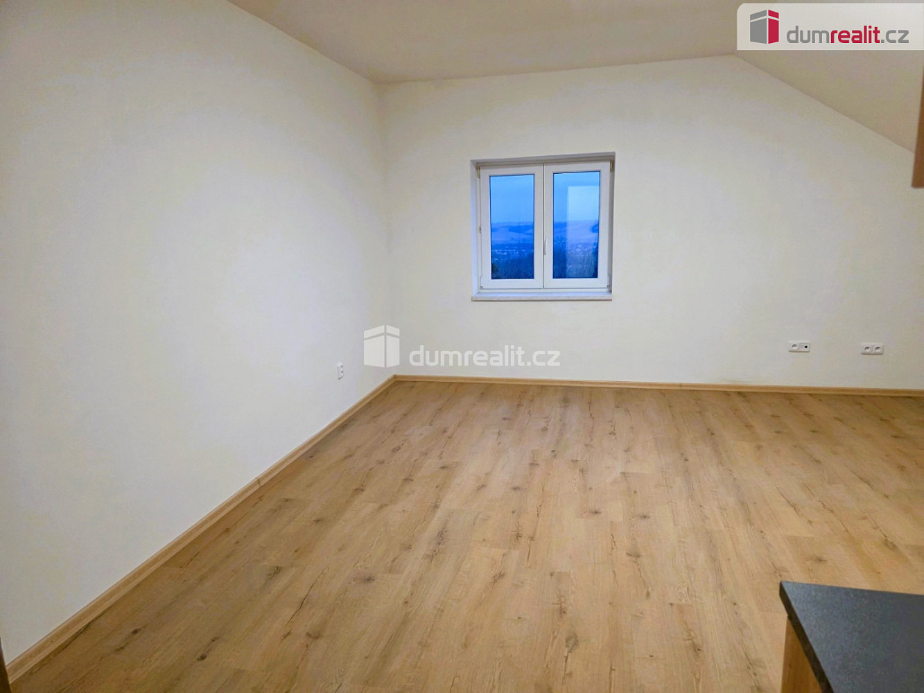 Pronájem bytu 1+kk 32 m² — photo 2