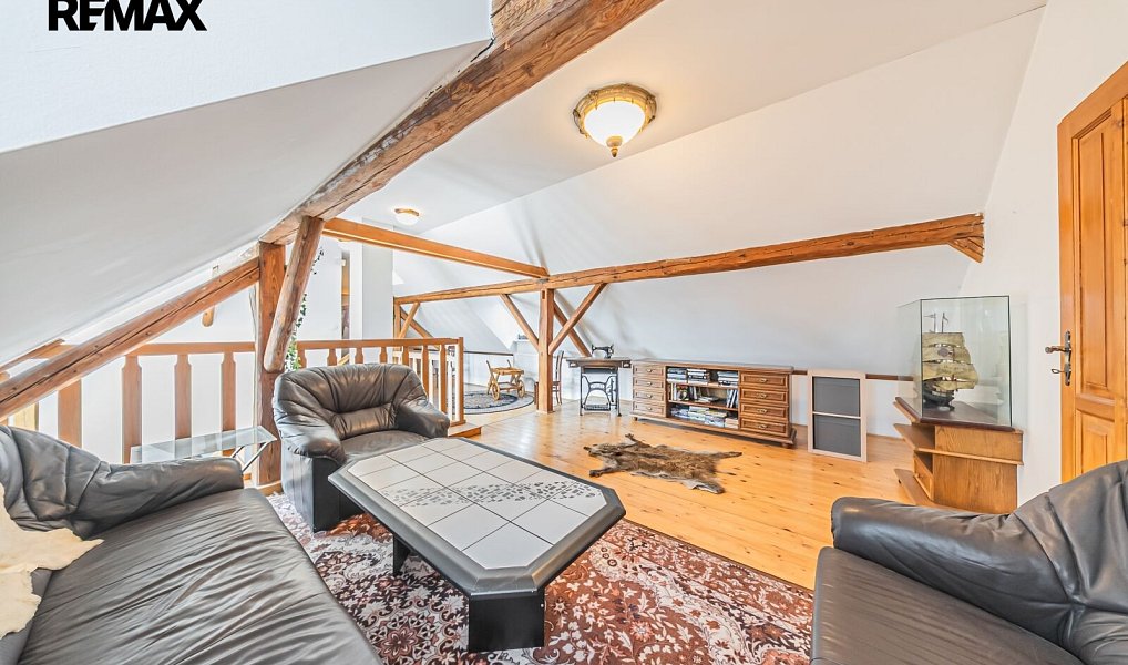 Prodej domu 271 m² s pozemkem 3 206 m², Hrachoviště – náhled fotky 24
