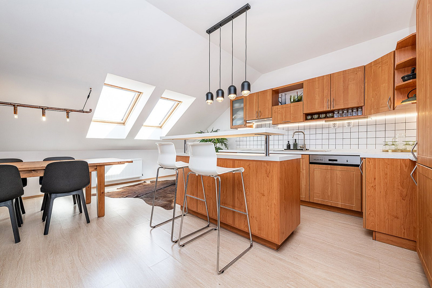 Pronájem bytu 2+1 116 m² – fotografie 5