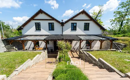 Drnholec Rekreační rezidence s vinnými sklepy a zahradou, Drnholec, okres Břeclav