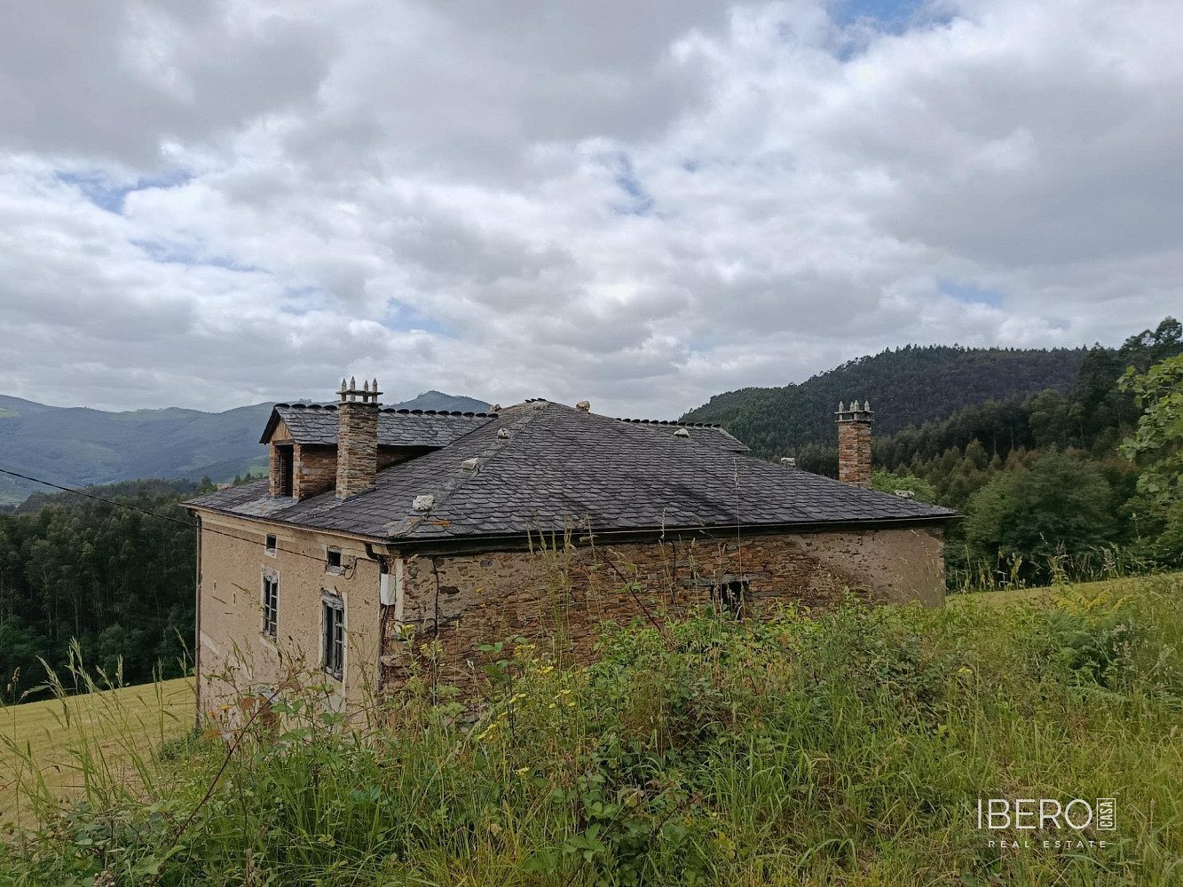 Prodej domu 300 m² s pozemkem 6 500 m²