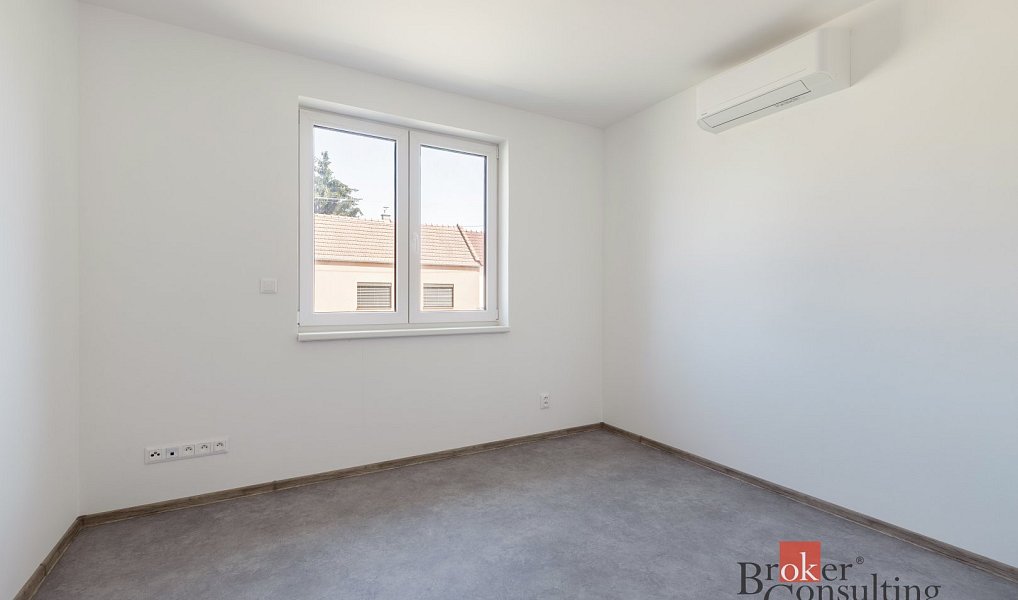Prodej domu 100 m² s pozemkem 699 m², Miroslav – náhled fotky 12