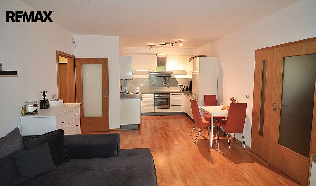 Prodej bytu 3+kk 71 m², Praha – náhled fotky 2