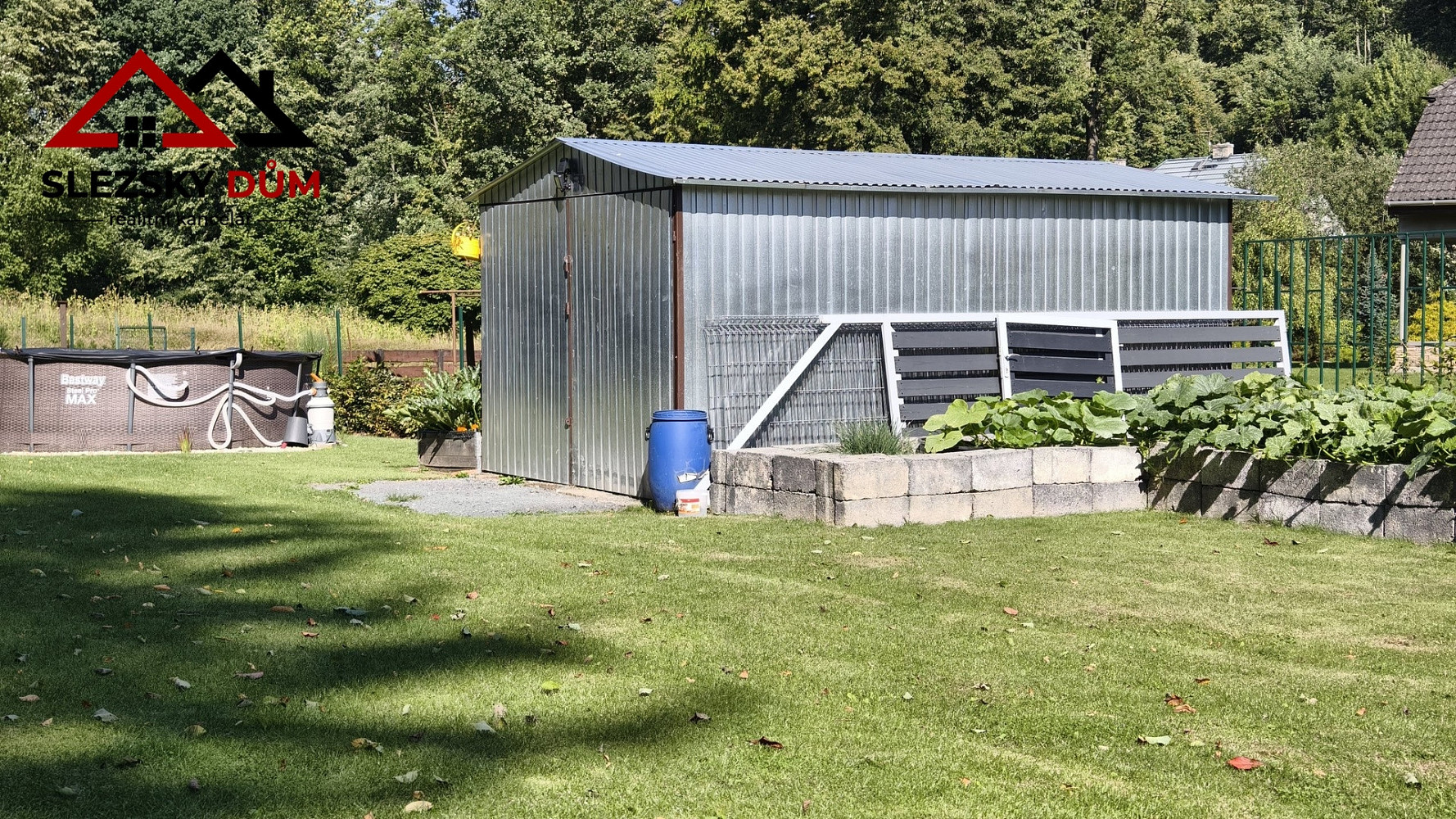 Prodej stavebního pozemku 1 371 m² – pohled 4