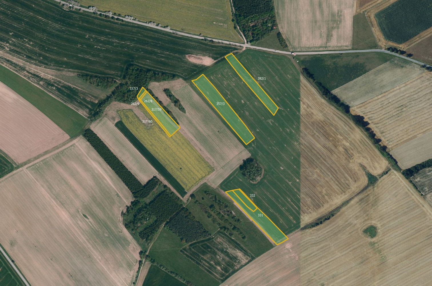 Prodej pole 9 996 m²