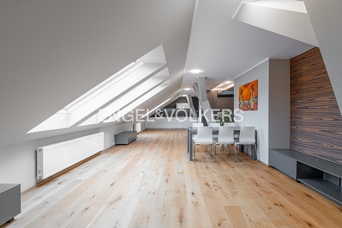 Pronájem bytu 4+kk 135 m²
