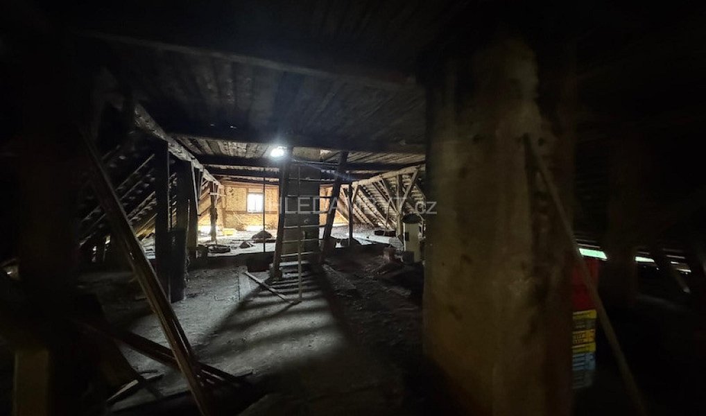 Prodej chaty/chalupy 250 m² s pozemkem 2 047 m², Dubá – náhled fotky 25