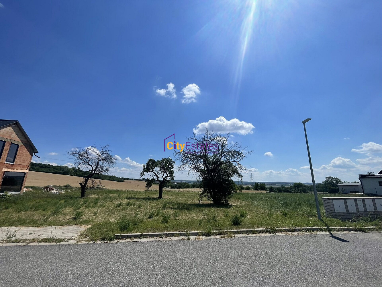 Prodej stavebního pozemku 1 090 m² – fotografie 2