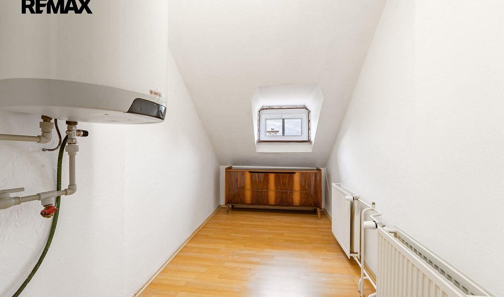 Prodej domu 328 m² s pozemkem 758 m², Vejprty – náhled fotky 43