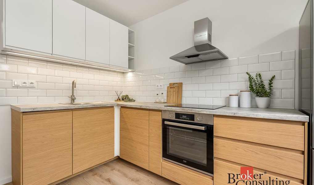 Pronájem bytu 3+1 79 m², Praha – náhled fotky 2