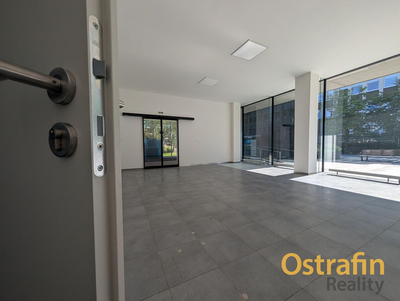 Pronájem obchodních prostor 150 m² – fotografie 5
