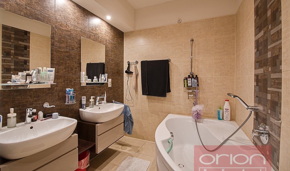 Prodej bytu 3+1 109 m², Praha – náhled fotky 4