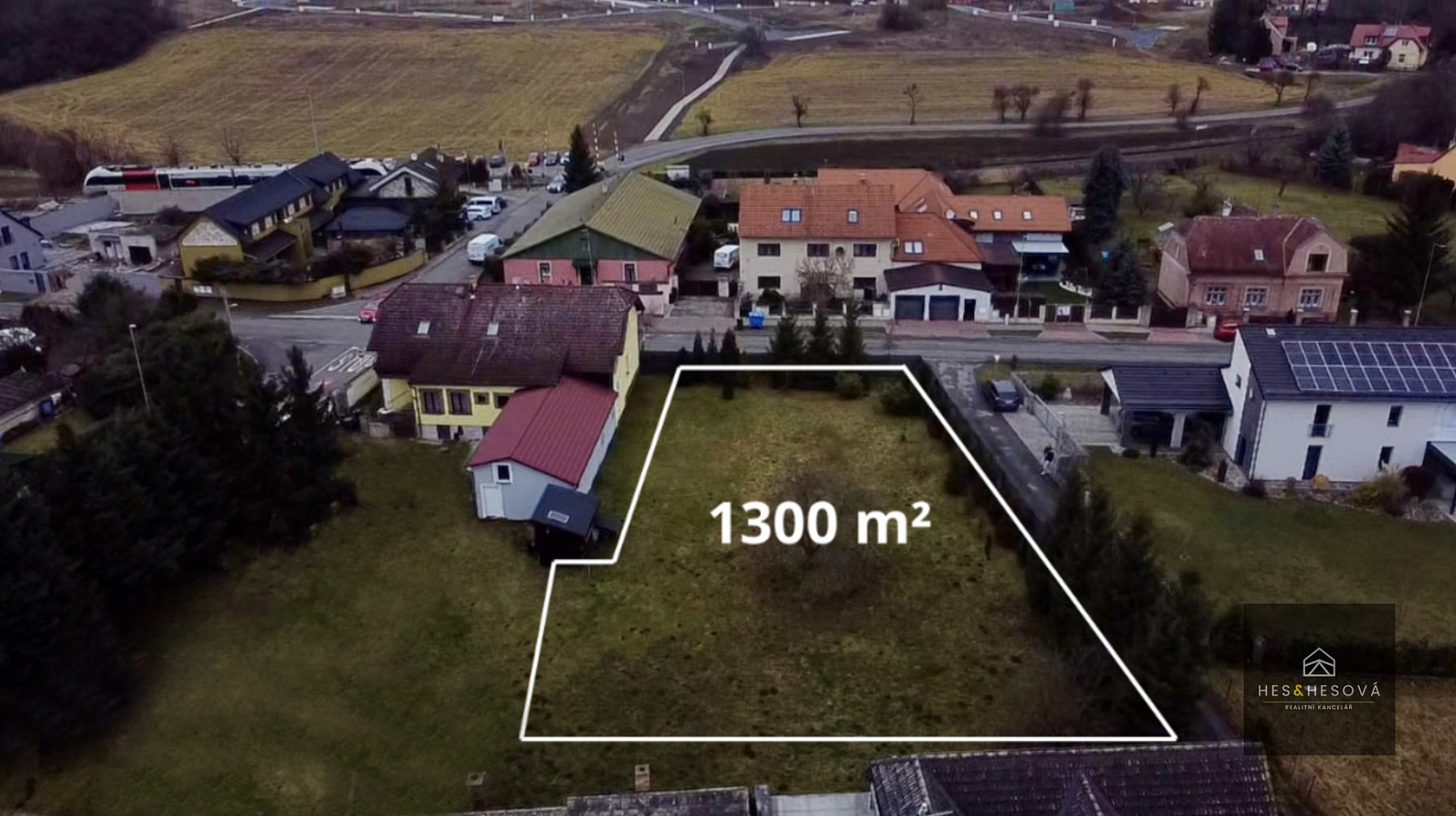 Prodej stavebního pozemku 1 300 m² – fotografie 4