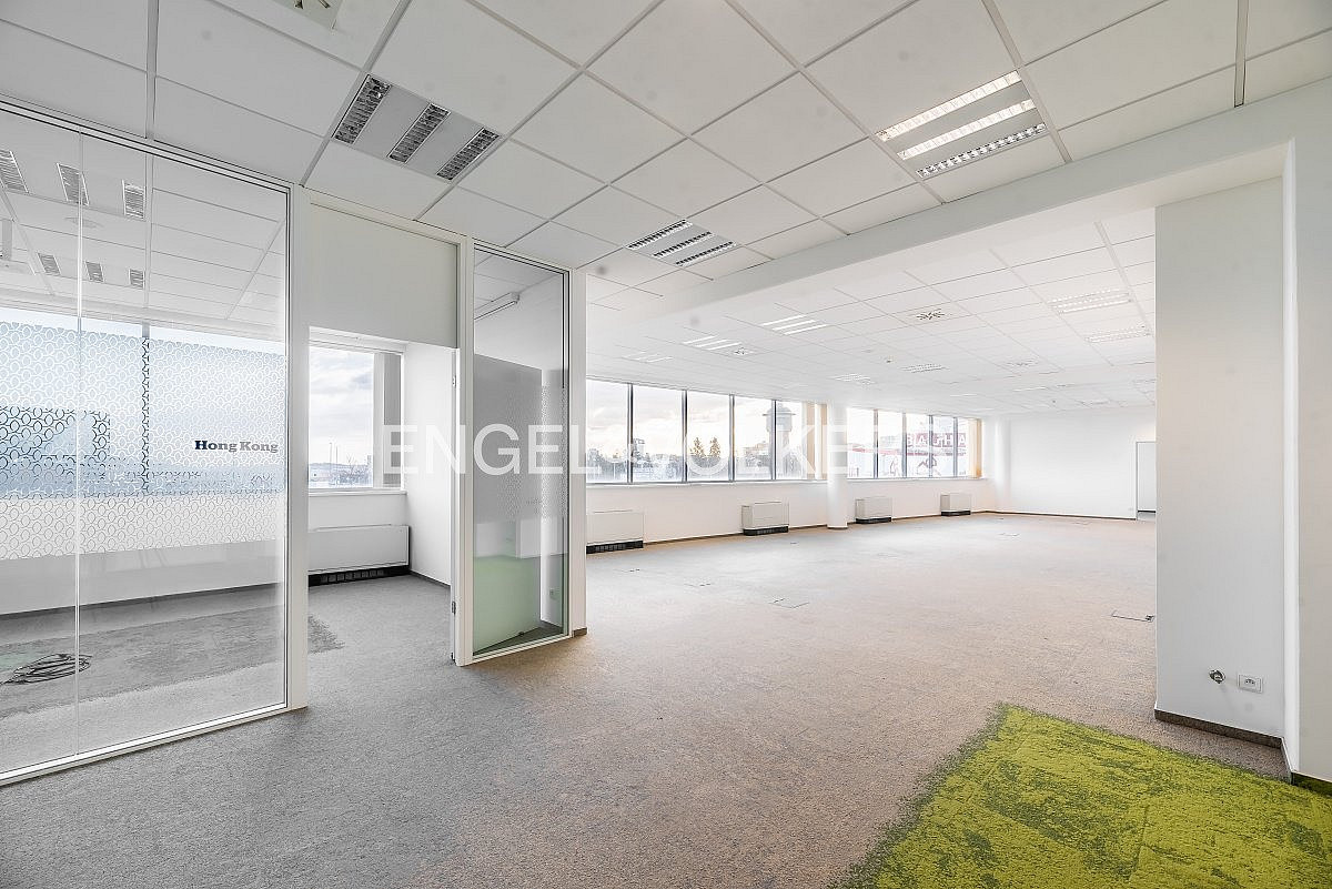 Pronájem kanceláře 883 m² – fotografie 5