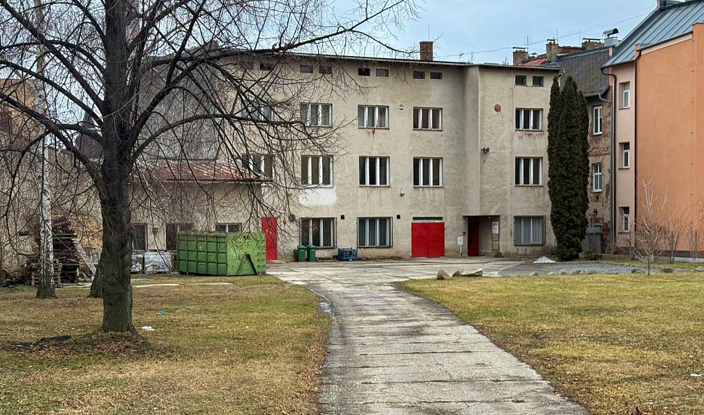 Prodej výrobních prostor 1 875 m², Krnov – náhled fotky 2