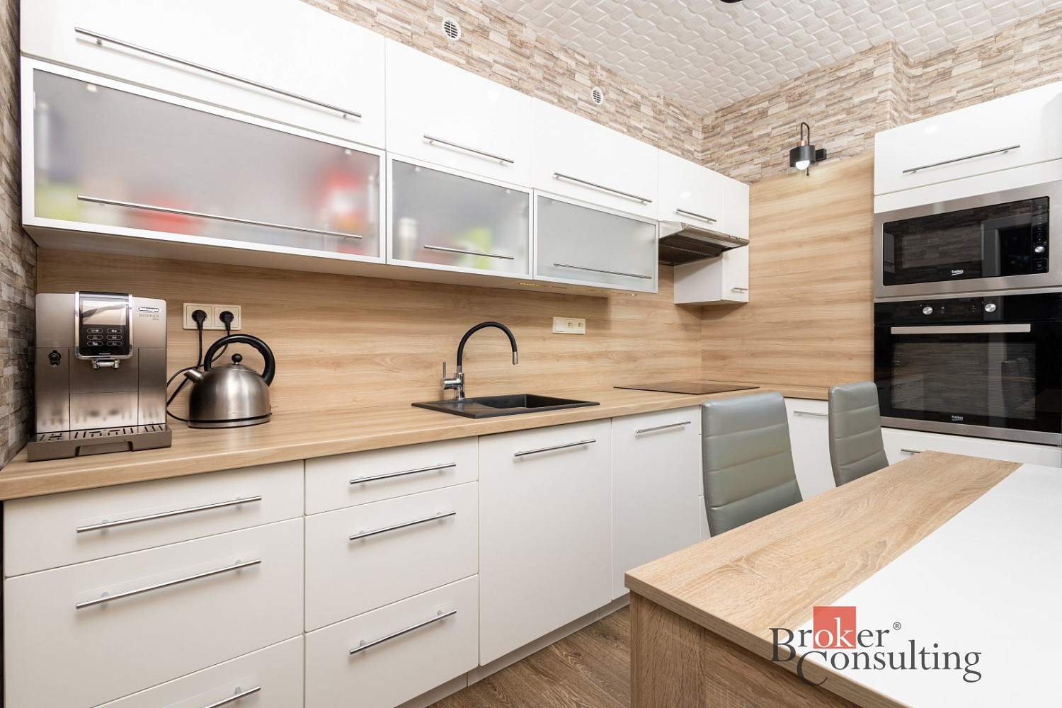 Pronájem bytu 3+1 62 m² – fotografie 2