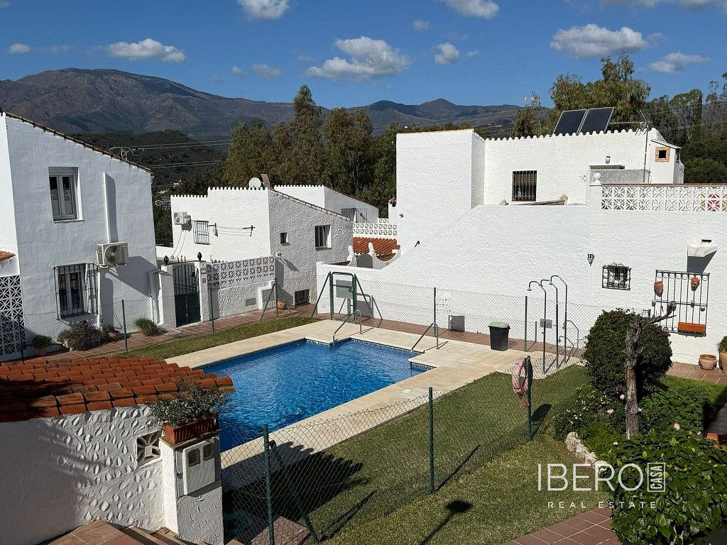 Casa 4+kk – Estepona, Barriada Islas Canarias - Vista 3