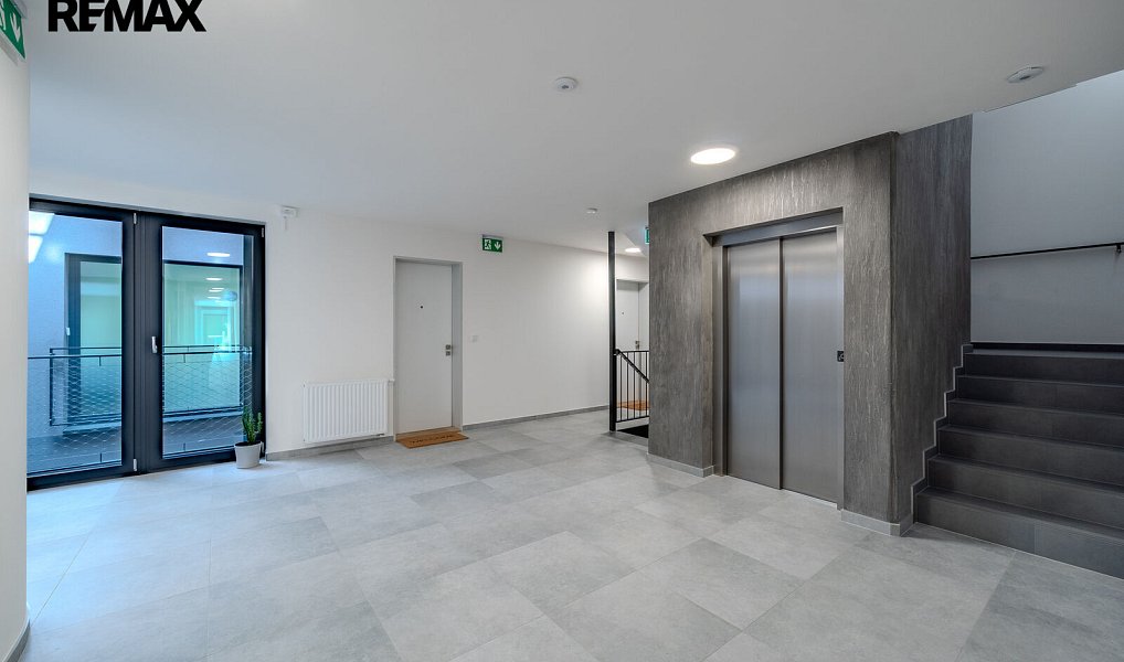 Prodej bytu 3+kk 95 m², Jablonec nad Nisou – náhled fotky 32