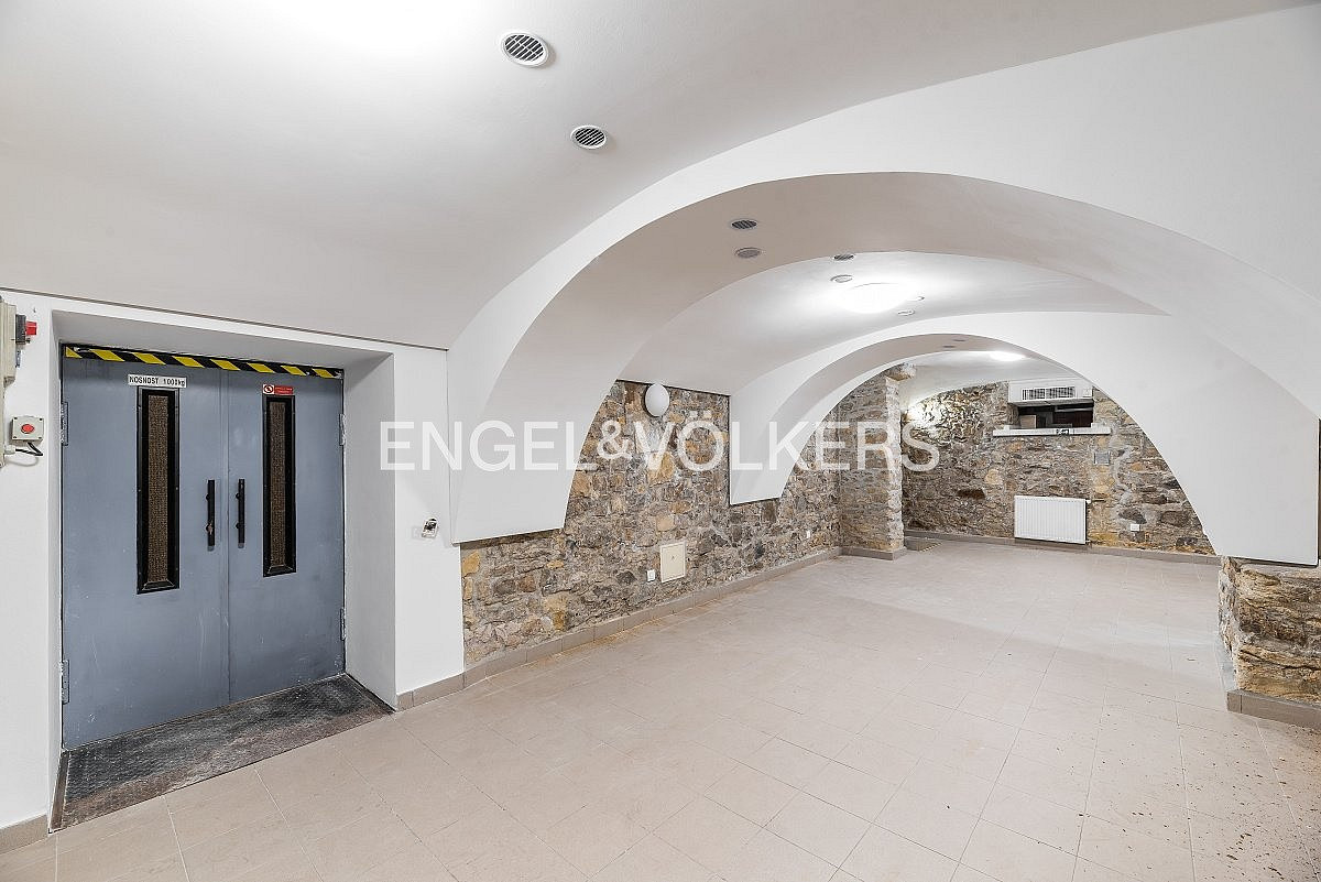 Pronájem kanceláře 134 m² – fotografie 3