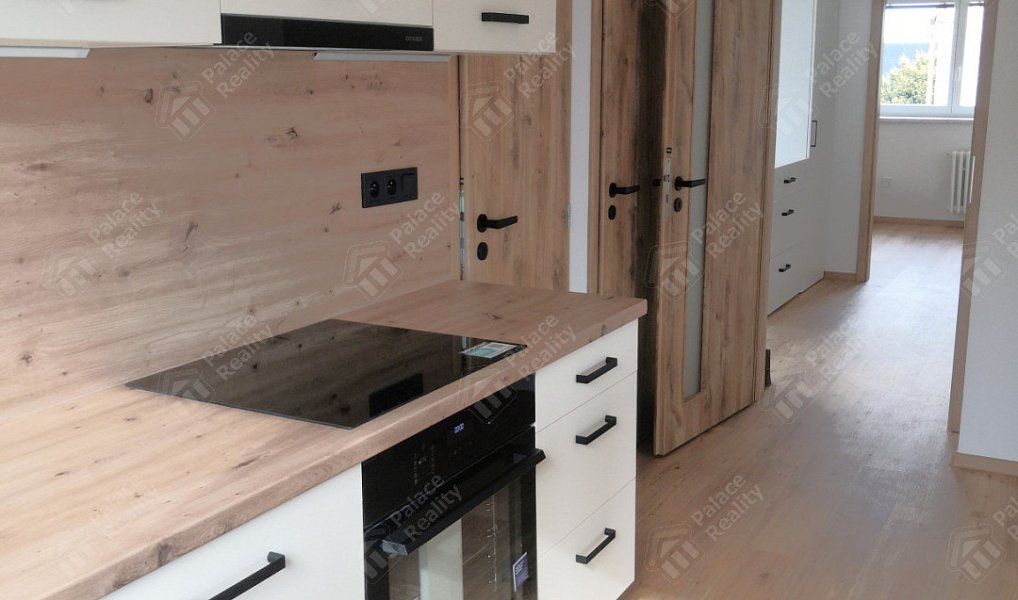 Pronájem bytu 3+kk 90 m², Hradec Králové – fotka 1 z 32