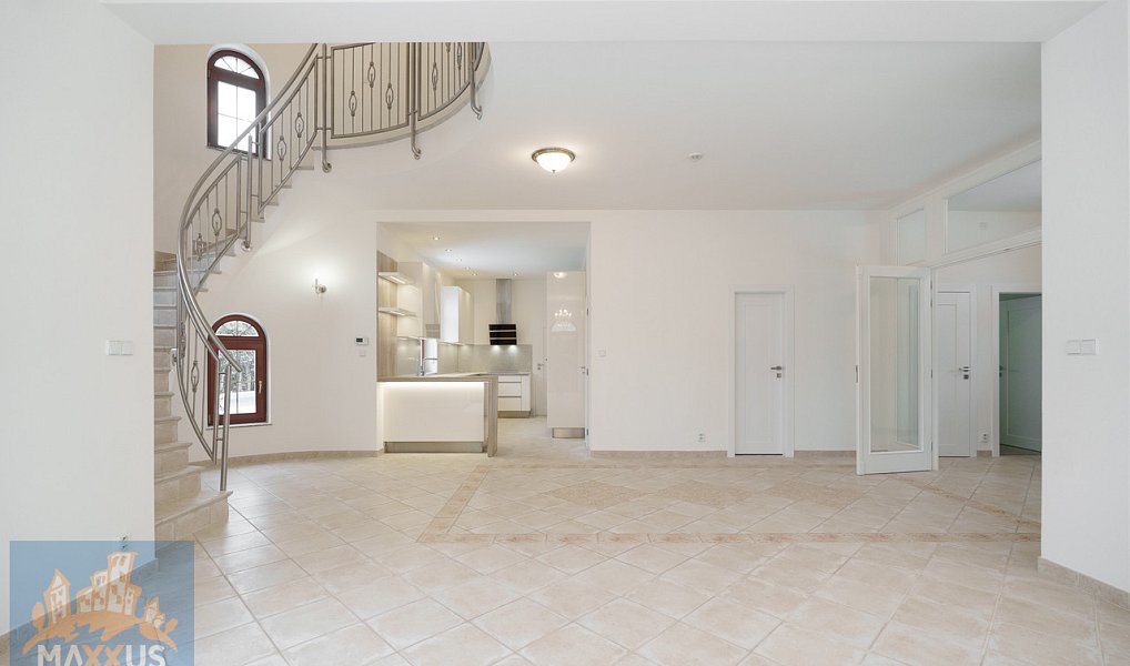 Pronájem domu 243 m² s pozemkem 484 m², Praha – náhled fotky 11