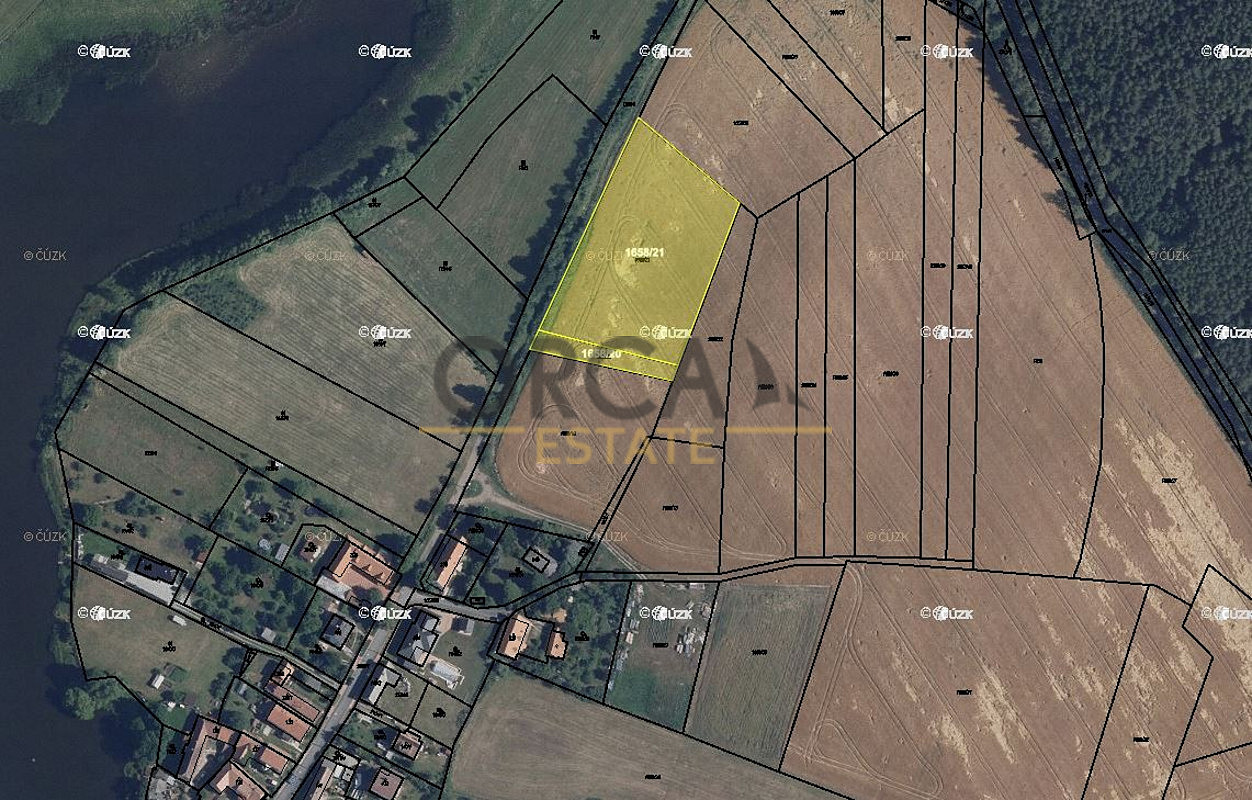 Prodej pole 1 882 m², Rosovice