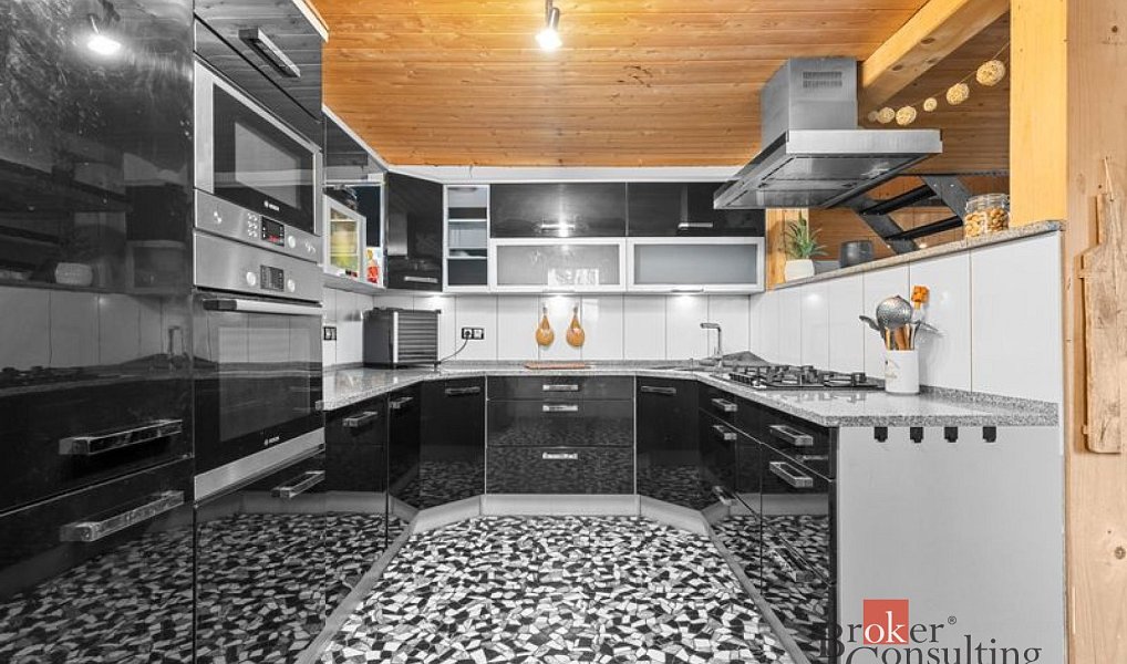 Prodej komerčního objektu (jiného typu) 650 m², Strážné – náhled fotky 17