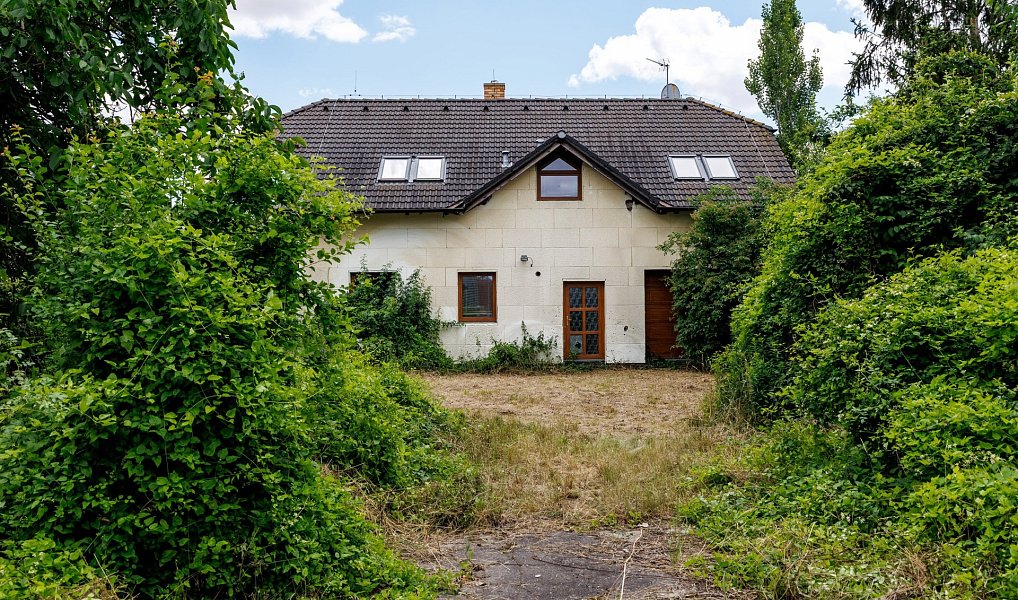 Prodej domu 206 m² s pozemkem 1 400 m², Cvrčovice – náhled fotky 2