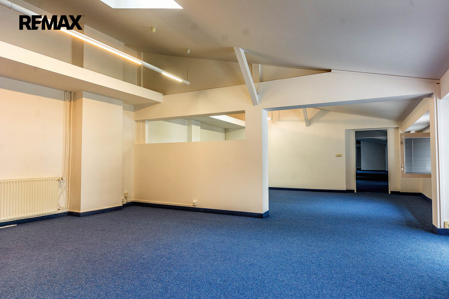 Pronájem kanceláře 206 m² – fotografie 3