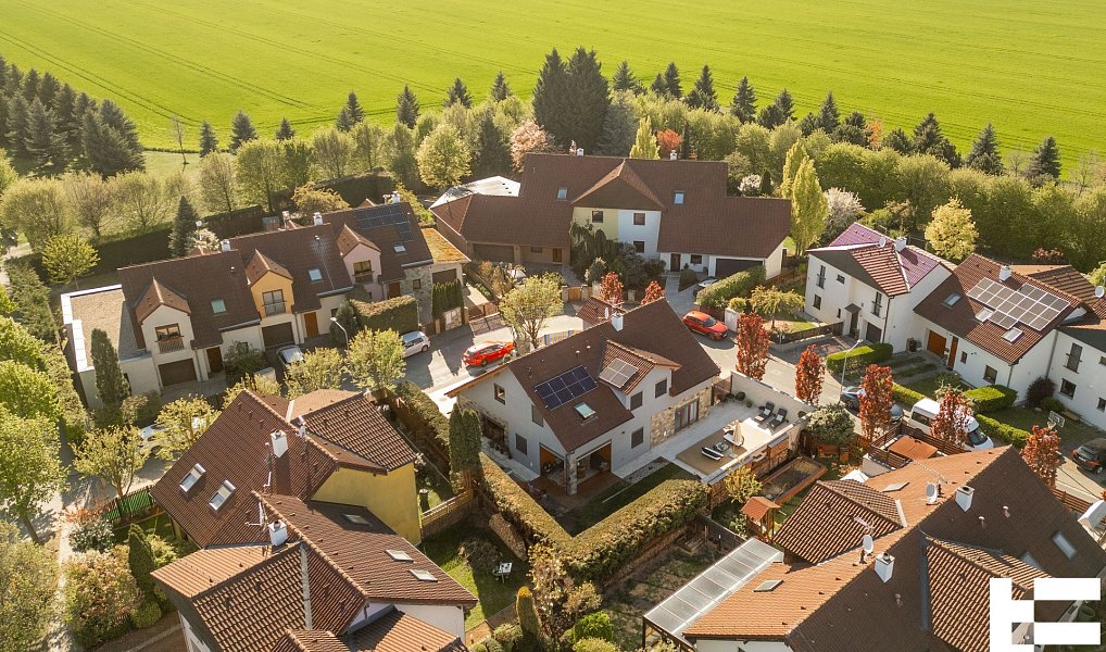 Prodej domu 227 m² s pozemkem 513 m², Zeleneč – náhled fotky 54