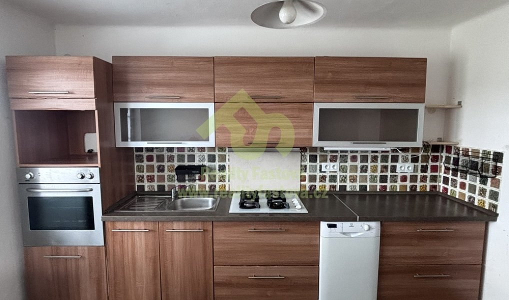 Prodej domu 228 m² s pozemkem 1 076 m², Rokycany – náhled fotky 13