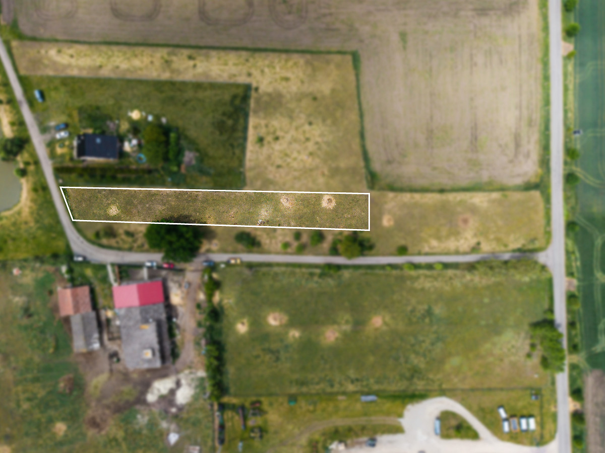 Prodej pole 1 860 m²