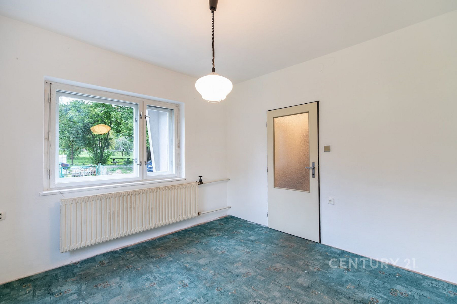 Prodej rodinného domu (130 m2) se zahradou (860 m2) a garáží, parcela 1 ...