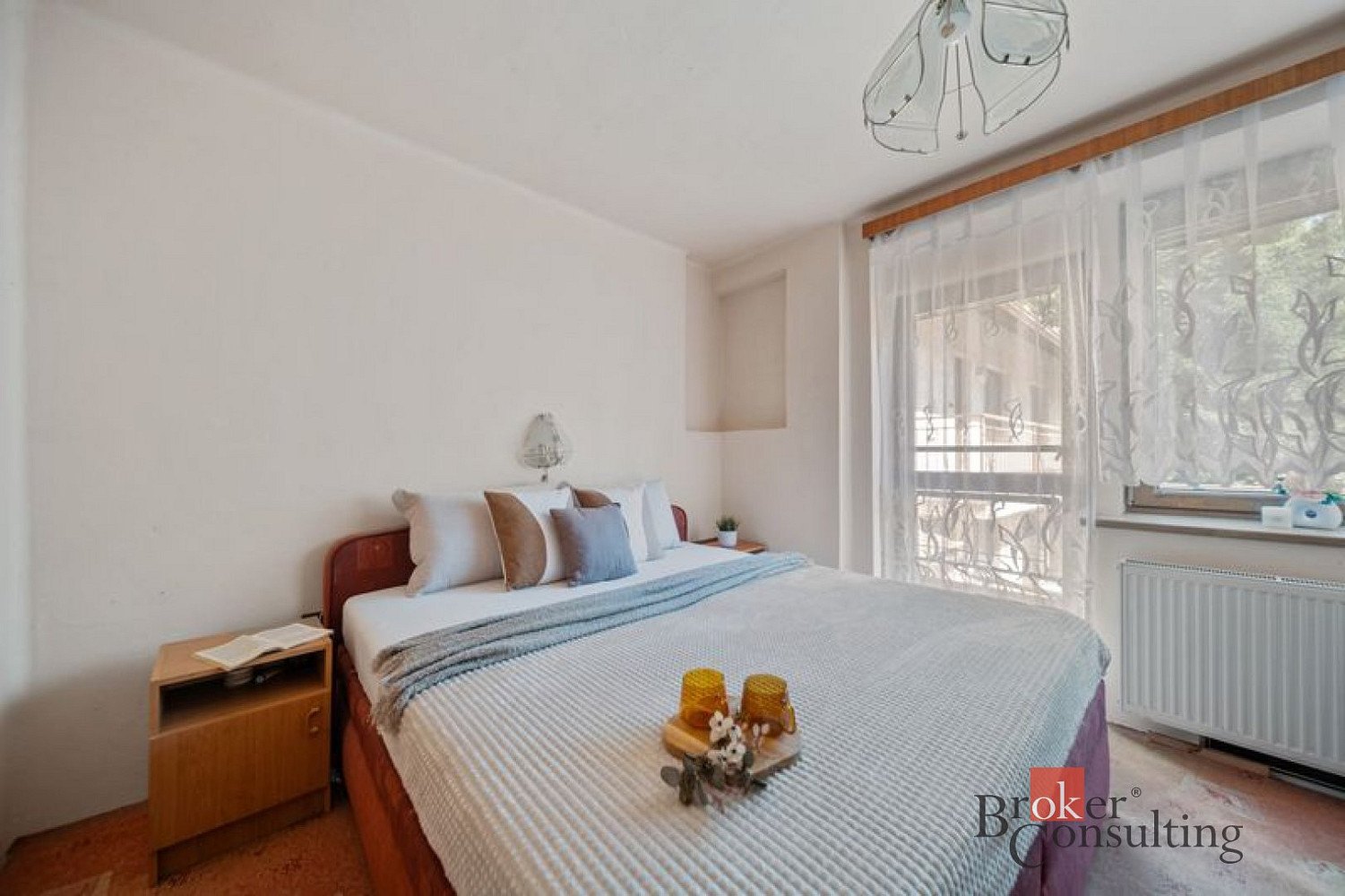 Prodej domu 250 m² s pozemkem 885 m² — photo 2
