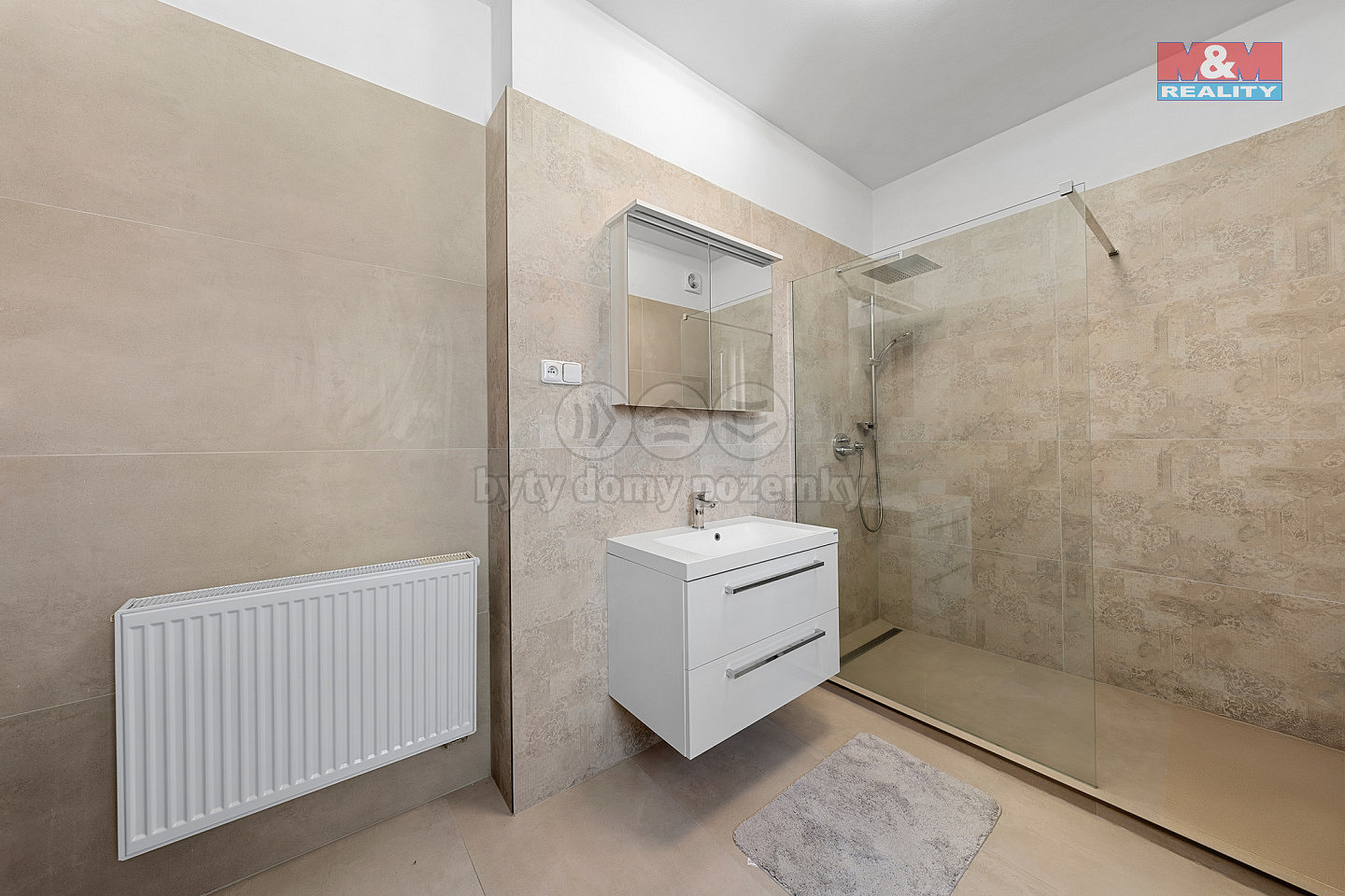 Prodej nájemního domu, činžáku 900 m² — photo 3