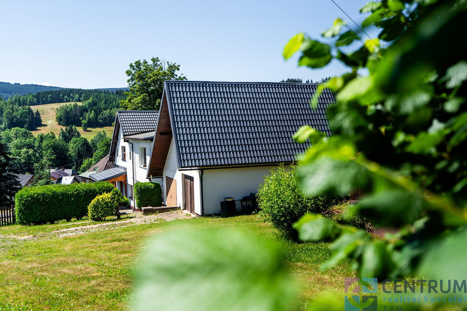 Prodej domu 244 m² s pozemkem 2 438 m² – fotografie 2