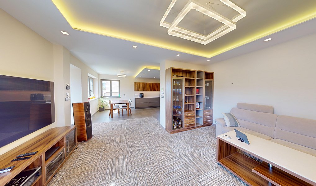 Prodej domu 270 m² s pozemkem 938 m², Karlovy Vary – náhled fotky 5