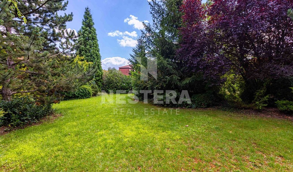 Prodej domu 444 m² s pozemkem 2 325 m², Vestec – náhled fotky 34