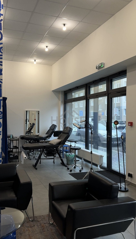 Pronájem obchodních prostor 80 m² — photo 2