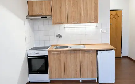 Pronájem bytu 1+kk 21 m², náměstí 9. května, Chodov, okres Sokolov